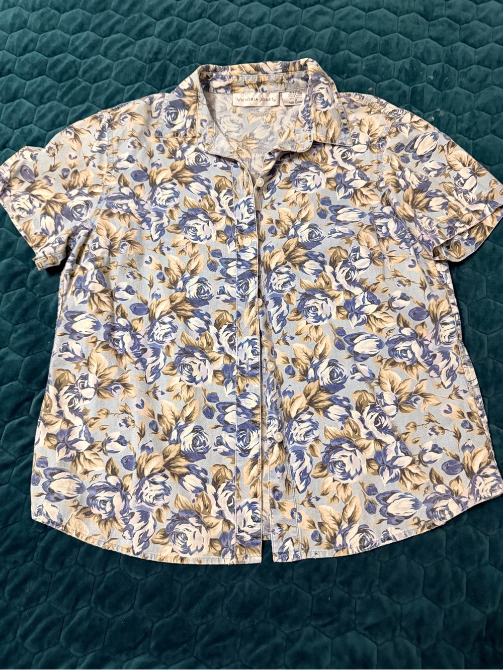 Victoria Jones Medium Vintage Light Blue Floral Button-Up Short Sleeve Shirt